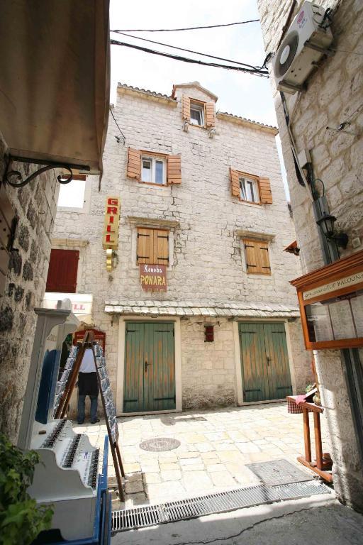 Rooms Beljan Trogir Eksteriør billede