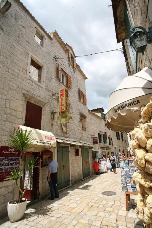 Rooms Beljan Trogir Eksteriør billede